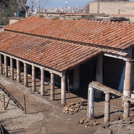 visitare pompei : Colonnato della Villa dei Misteri a Pompei