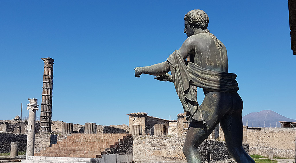 Bronze statue of Apollo in Pompeii, now kept in the Archaeological Museum of Naples