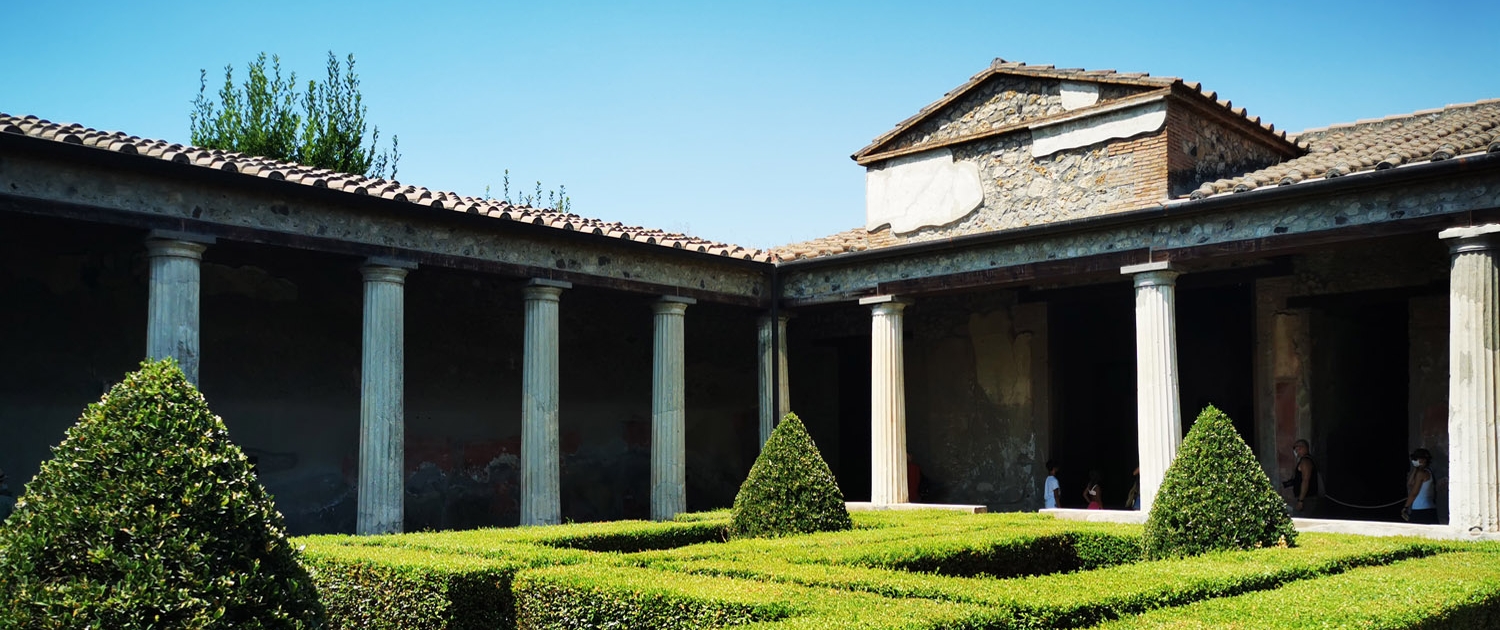 The peristyle of House of the Menander in Pompeii